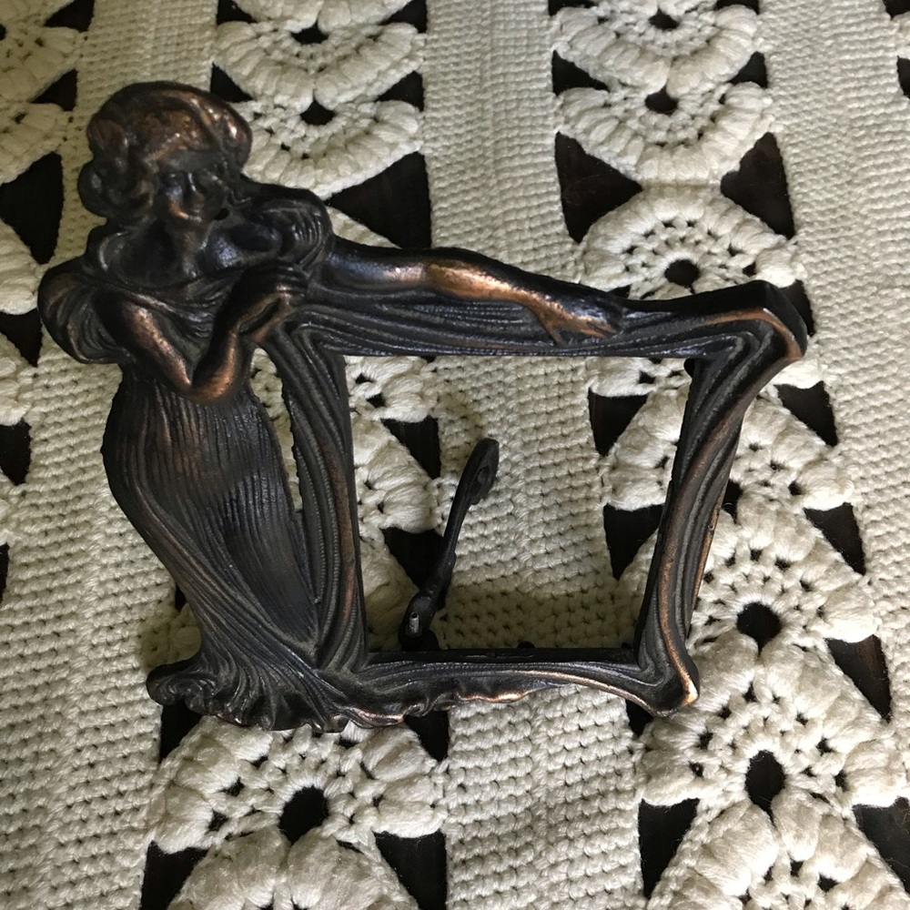 Vintage Adoring Woman Metal Picture Frame - Picture 5 of 11
